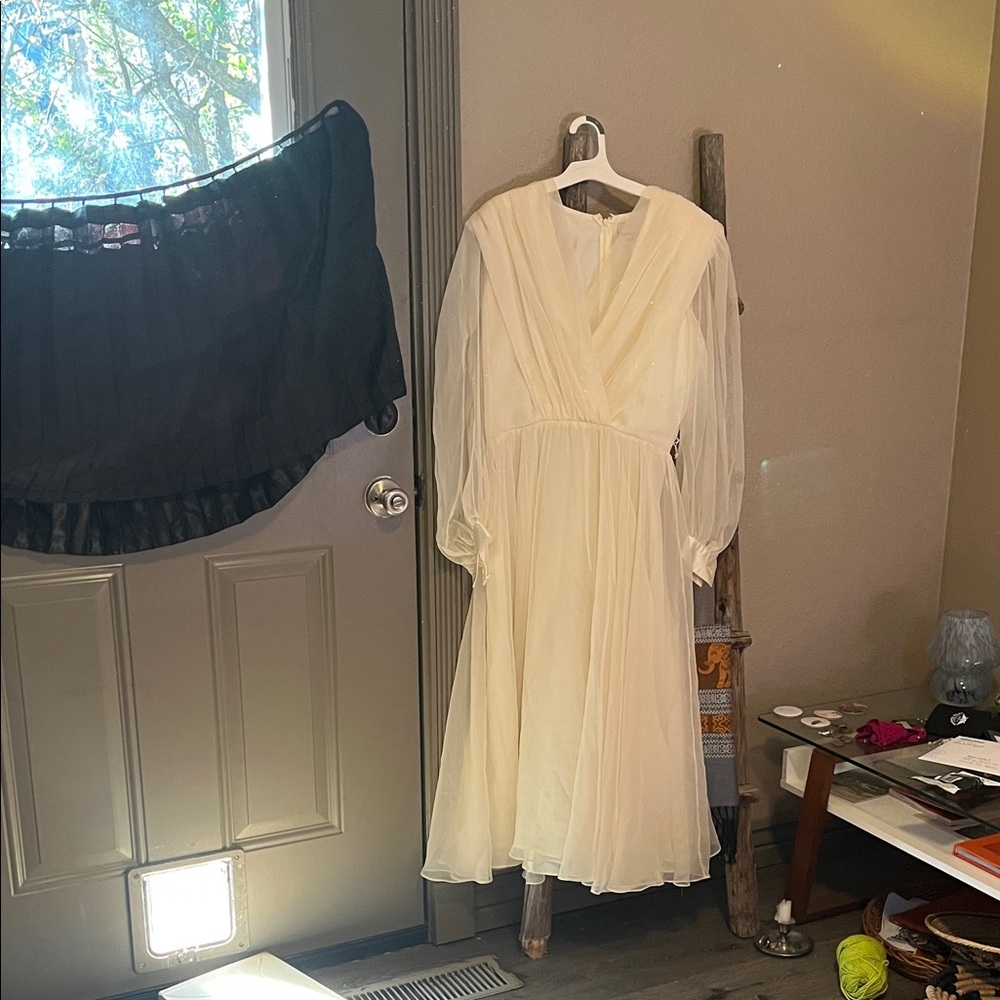 Elegant Cream Chiffon Dress SZ 8